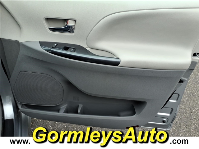 2013 Toyota Sienna SE 8-Passenger:359465P