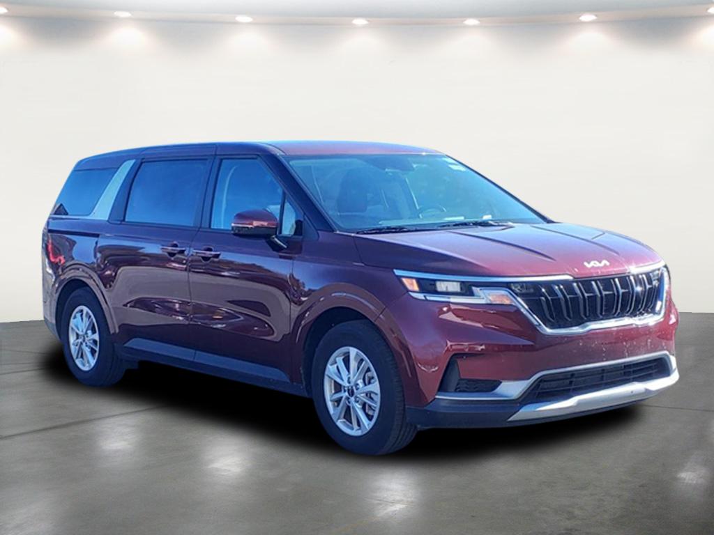 2024 Kia Carnival LX photo 2