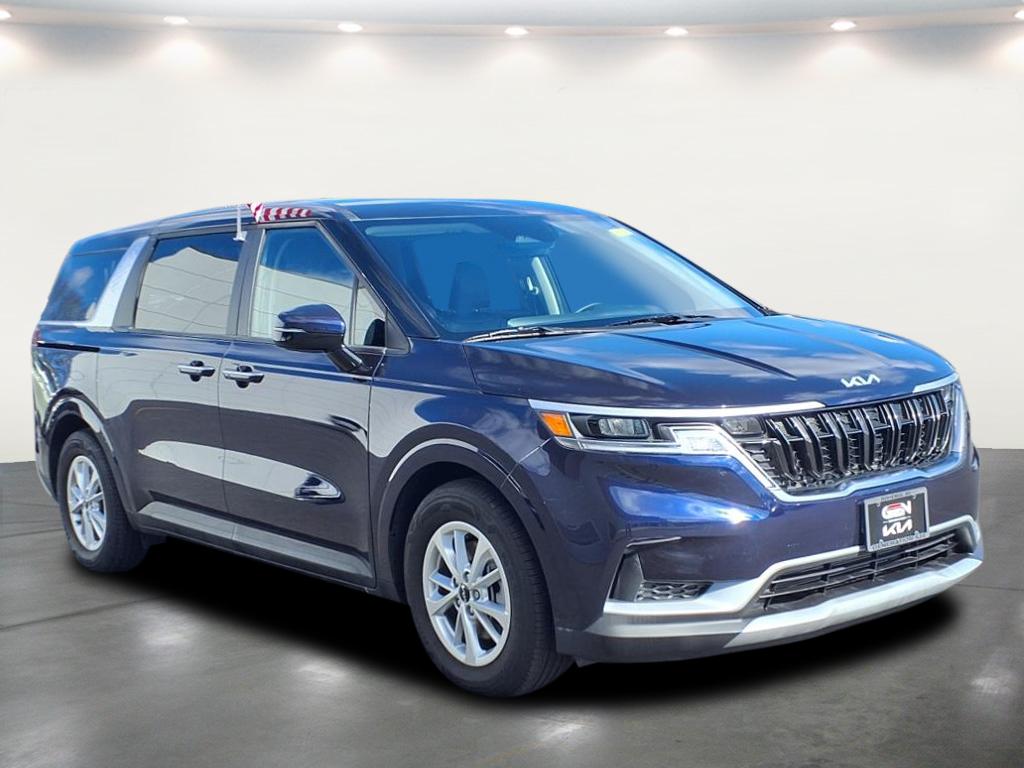 2024 Kia Carnival LX photo 6