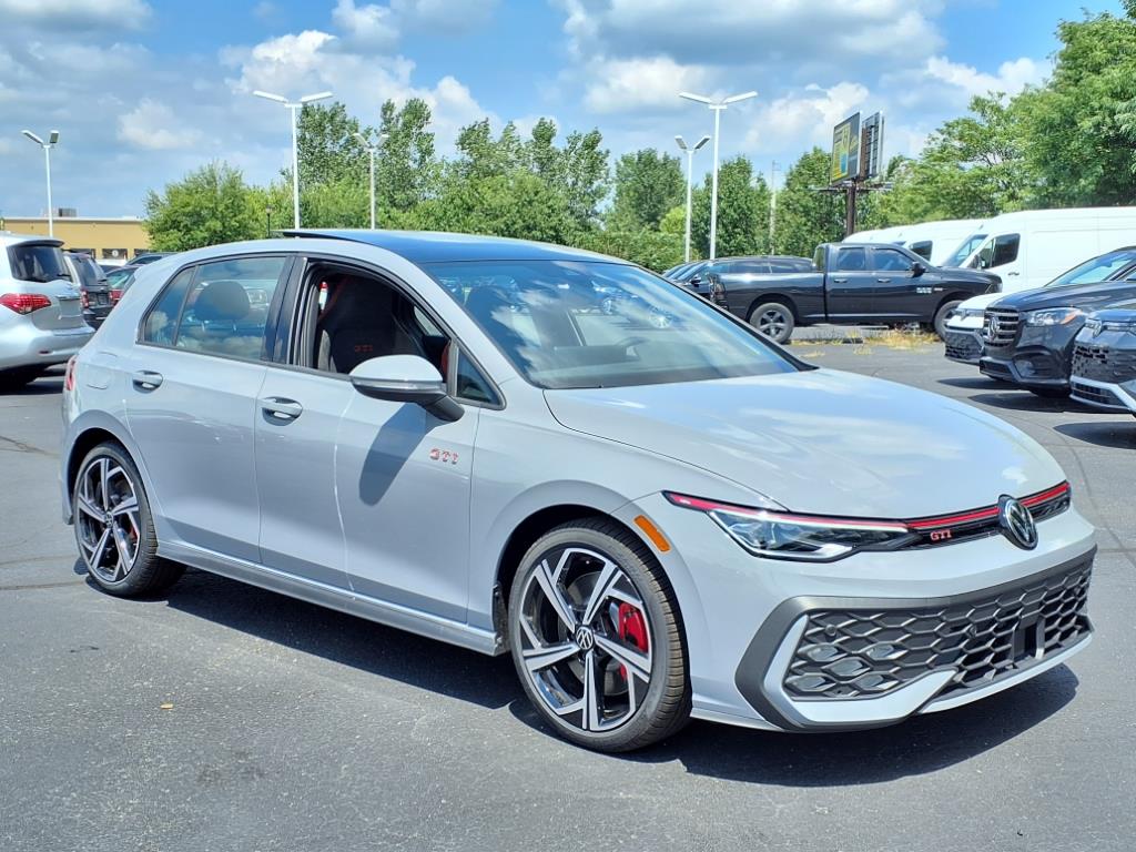 2025 Volkswagen Golf GTI SE