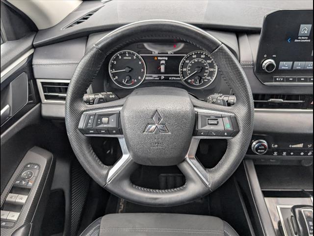 2023 Mitsubishi Outlander SE