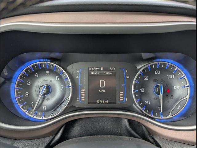 2022 Chrysler Voyager LX