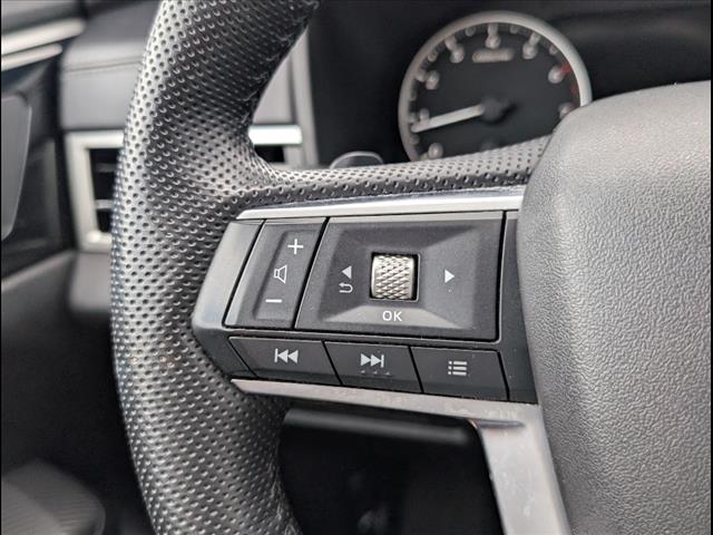 2023 Mitsubishi Outlander SE