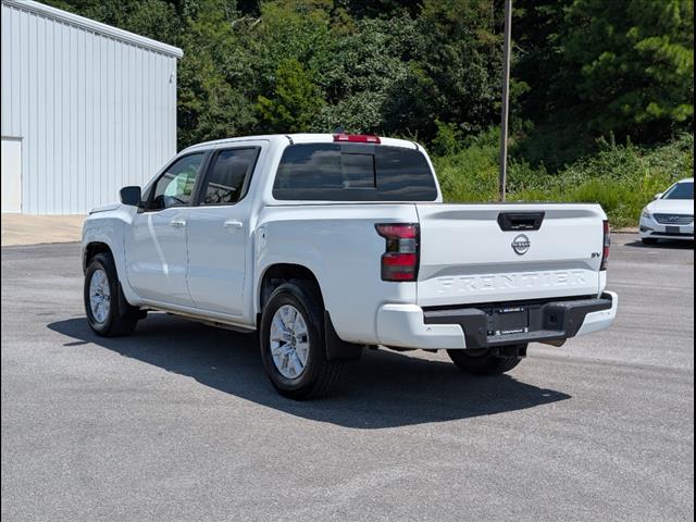 2023 Nissan Frontier SV