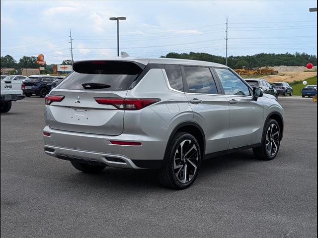 2023 Mitsubishi Outlander SE