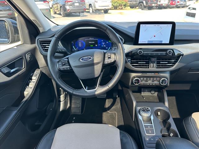 2022 Ford Escape Hybrid Titanium