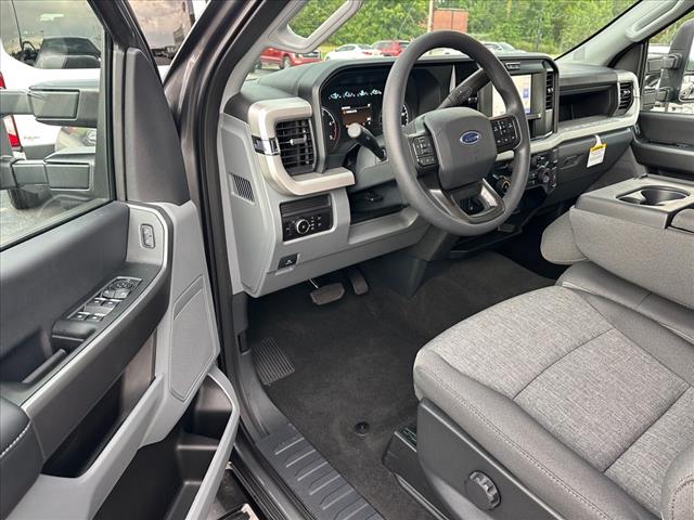 2025 Ford F-350 Super Duty XL