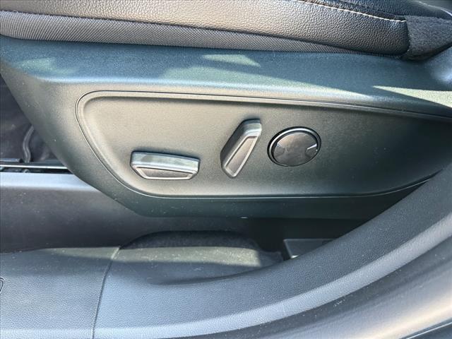 2022 Ford Escape Hybrid Titanium