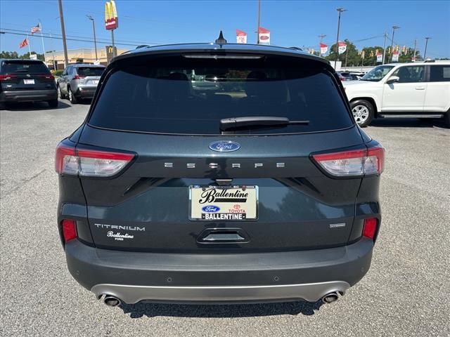 2022 Ford Escape Hybrid Titanium