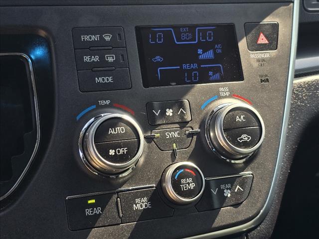 2019 Toyota Sienna SE 8-Passenger