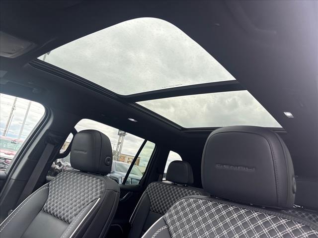 2025 GMC Acadia Denali