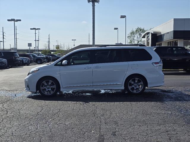 2019 Toyota Sienna SE 8-Passenger