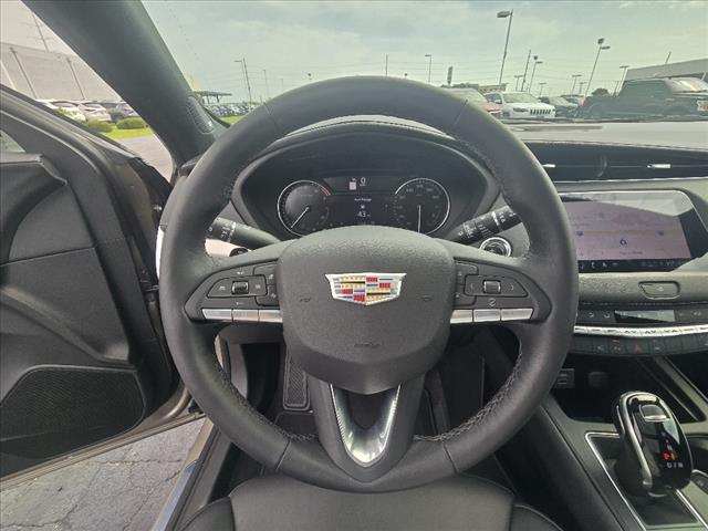 2022 Cadillac XT4 Premium Luxury