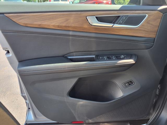 2024 Volkswagen Atlas 2.0T SE w/ Technology