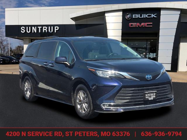 2023 Toyota Sienna XLE 8-Passenger