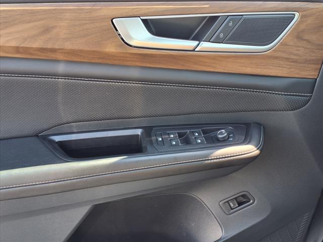 2024 Volkswagen Atlas 2.0T SE w/ Technology