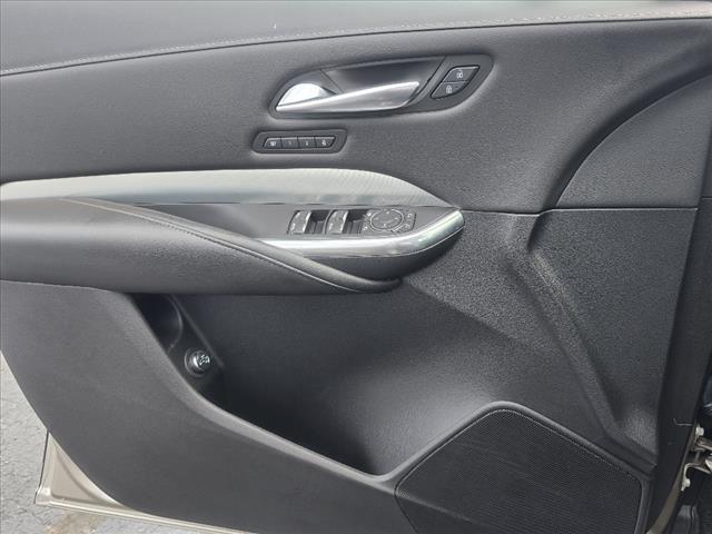 2022 Cadillac XT4 Premium Luxury