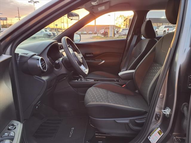 2024 Nissan Kicks SR