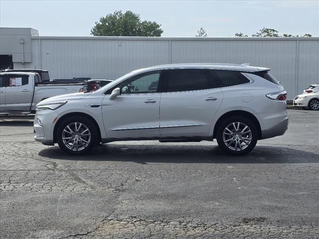 2022 Buick Enclave Essence