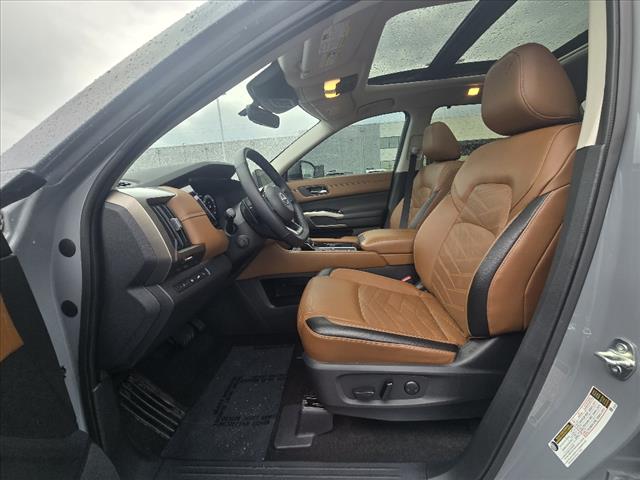 2024 Nissan Pathfinder Platinum
