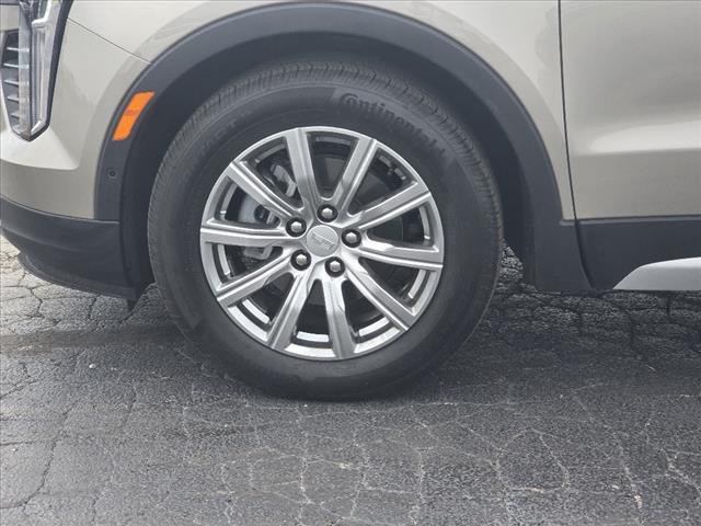 2022 Cadillac XT4 Premium Luxury