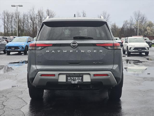 2024 Nissan Pathfinder Platinum