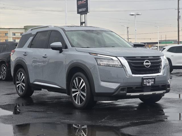 2024 Nissan Pathfinder Platinum