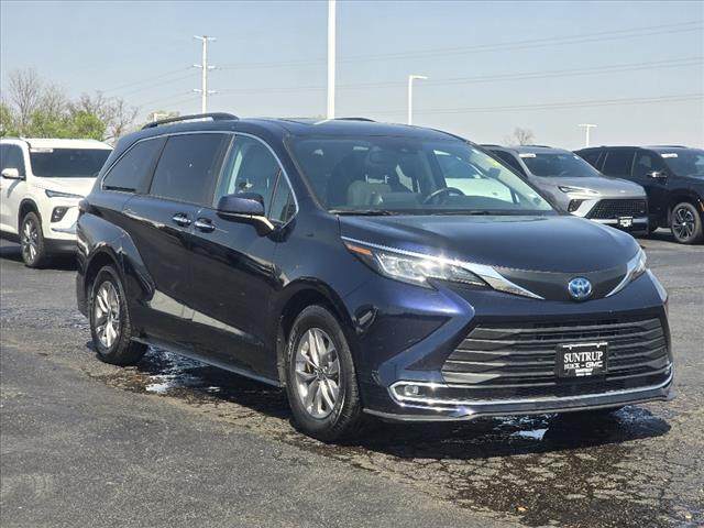 2023 Toyota Sienna XLE 8-Passenger