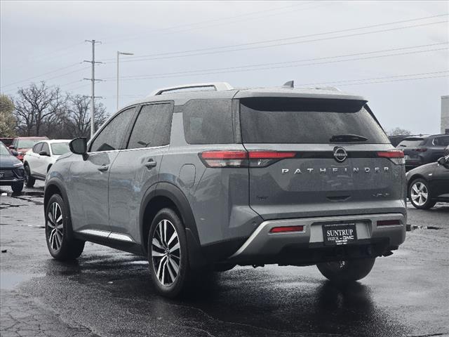 2024 Nissan Pathfinder Platinum