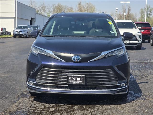 2023 Toyota Sienna XLE 8-Passenger
