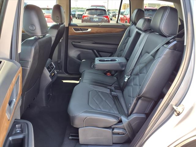 2024 Volkswagen Atlas 2.0T SE w/ Technology