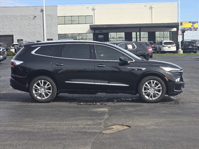 2023 Buick Enclave Essence