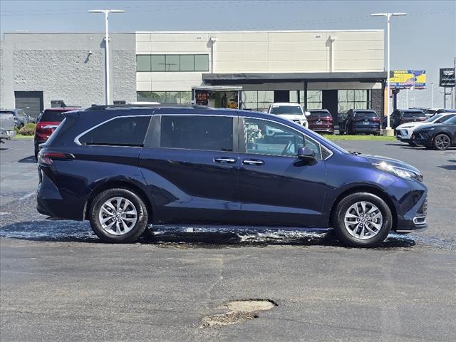 2023 Toyota Sienna XLE 8-Passenger