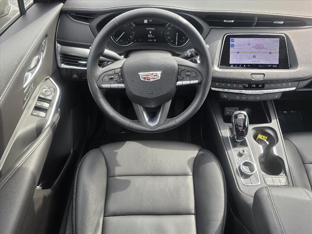 2022 Cadillac XT4 Premium Luxury