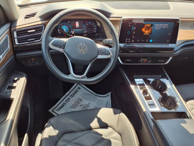 2024 Volkswagen Atlas 2.0T SE w/ Technology