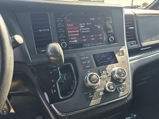 2019 Toyota Sienna SE 8-Passenger