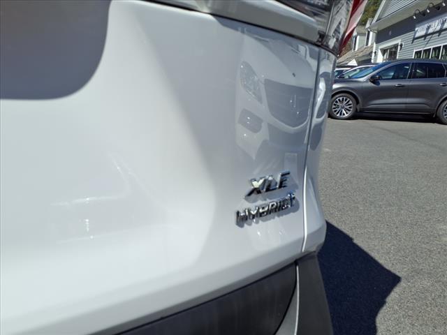2022 Toyota RAV4 Hybrid XLE