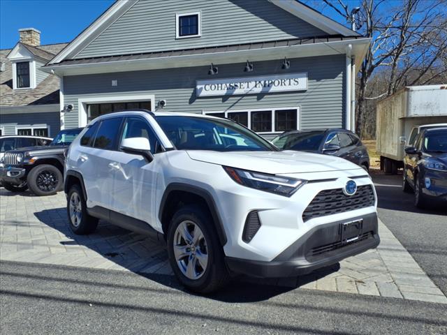 2022 Toyota RAV4 Hybrid XLE