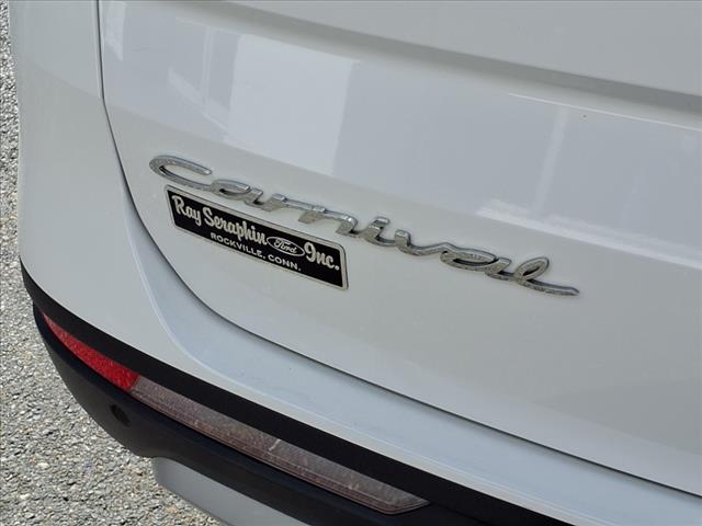 2022 Kia Carnival LX