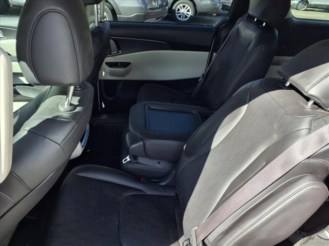 2022 Kia Carnival LX