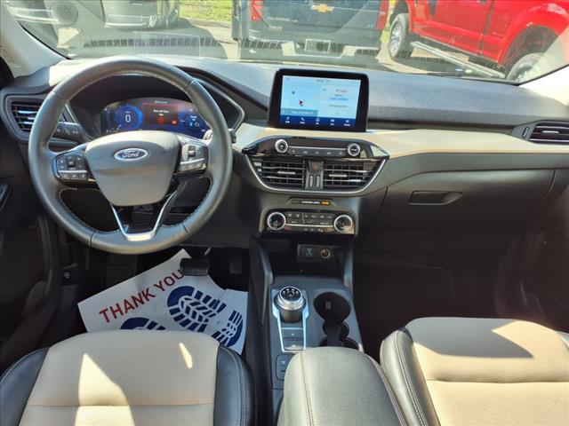 2022 Ford Escape Hybrid Titanium