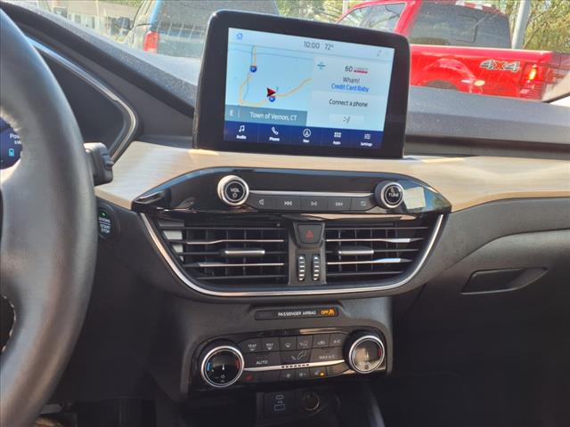 2022 Ford Escape Hybrid Titanium