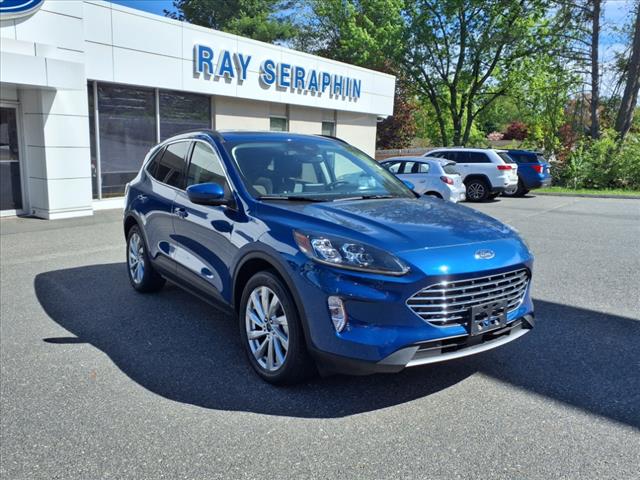 2022 Ford Escape Hybrid Titanium