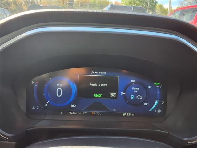2022 Ford Escape Hybrid Titanium