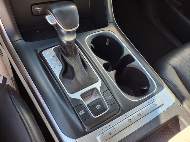 2022 Kia Carnival LX