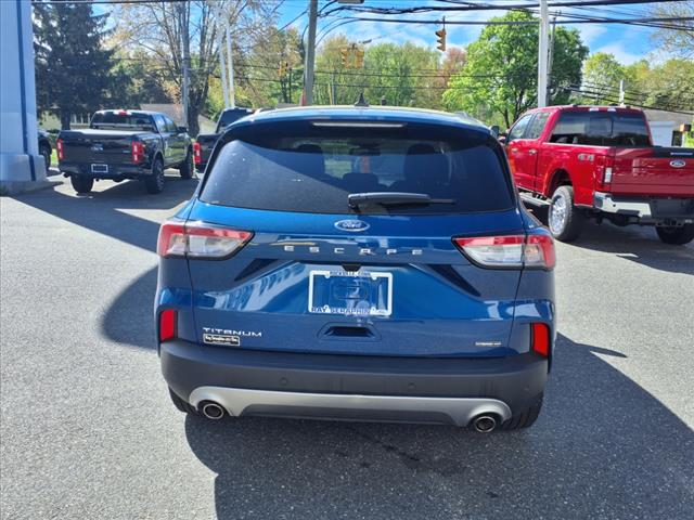 2022 Ford Escape Hybrid Titanium