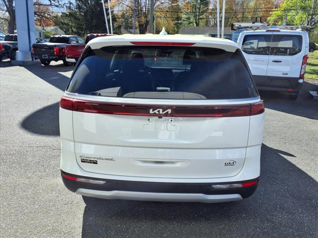 2022 Kia Carnival LX