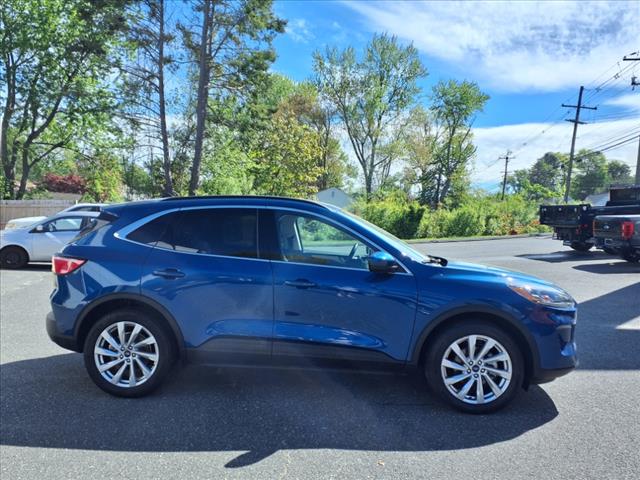 2022 Ford Escape Hybrid Titanium