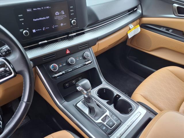 2023 Kia Carnival LX