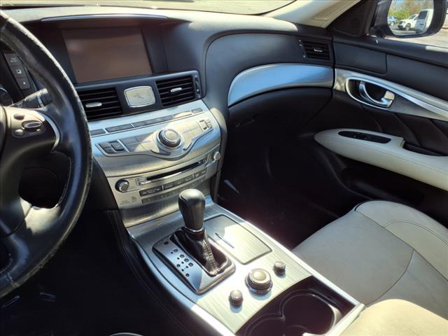 2017 INFINITI Q70L 3.7